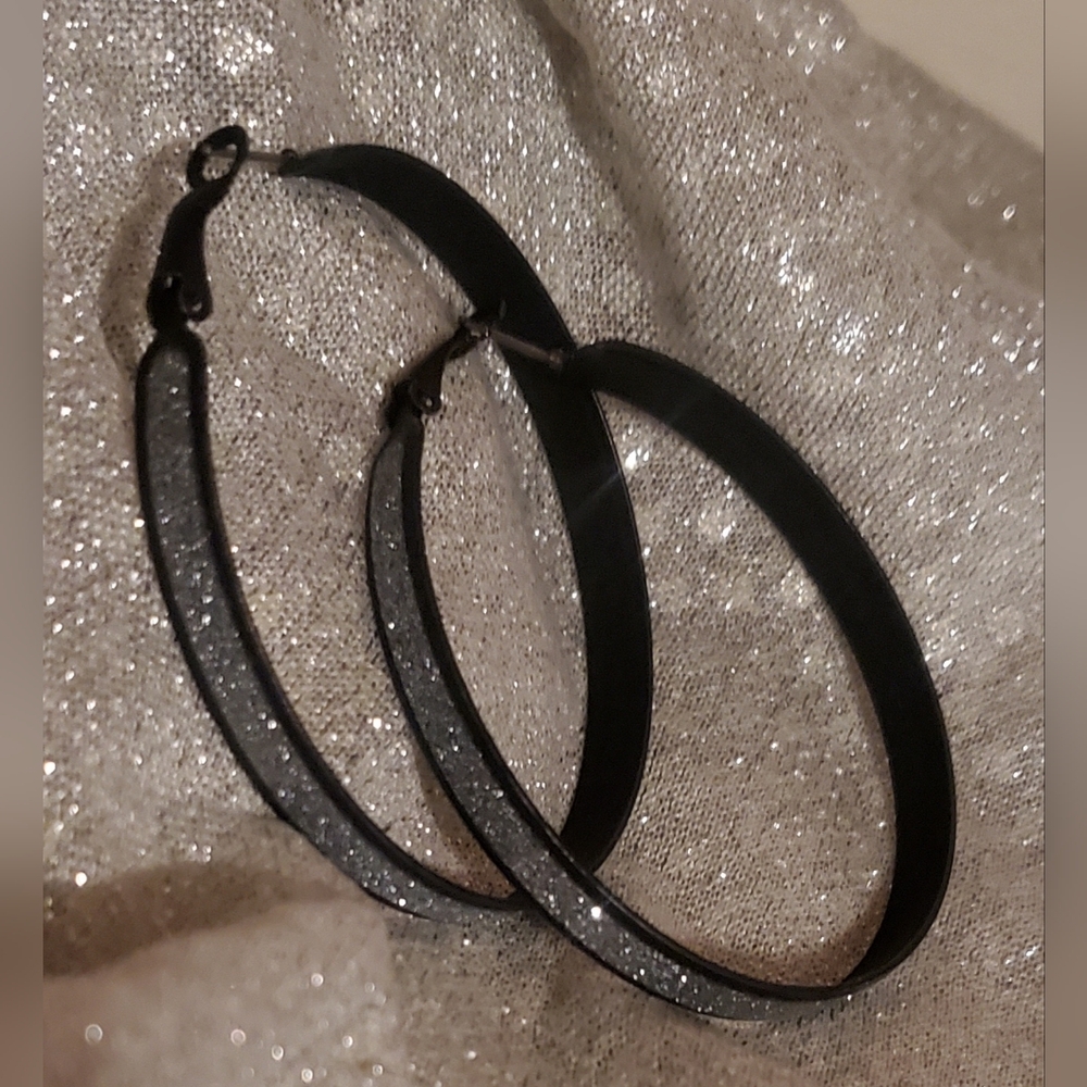 🖤Black-Silver Hoop Earrings